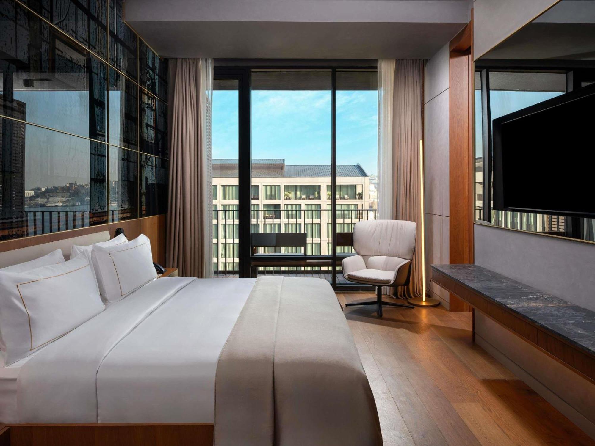 Two-Bedroom Premium Suite Sea View Balcony Nickelodeon Play Access