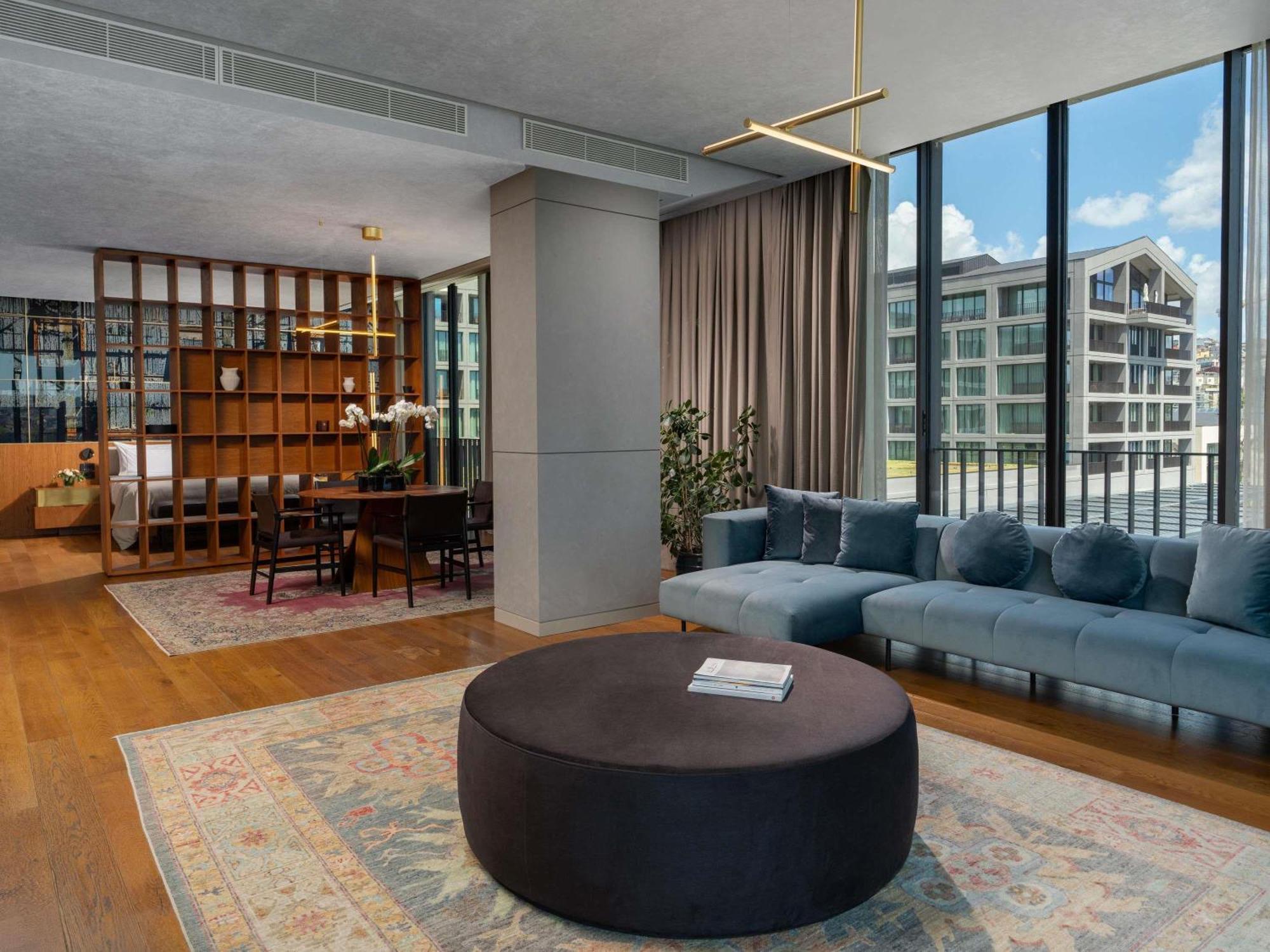 One-Bedroom Executive Terrace Suite Sea View Butler Service