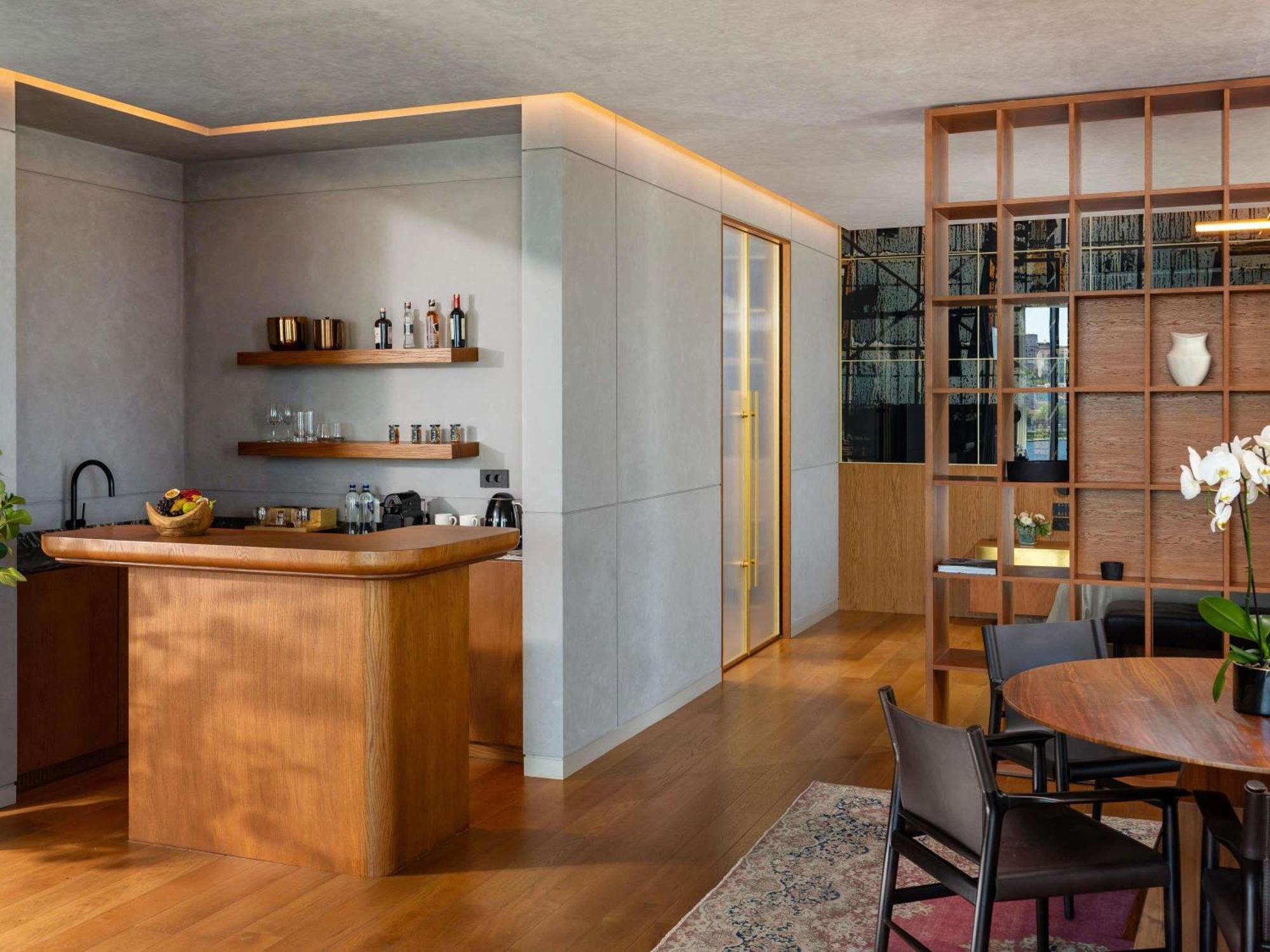 One-Bedroom Executive Terrace Suite Sea View Butler Service