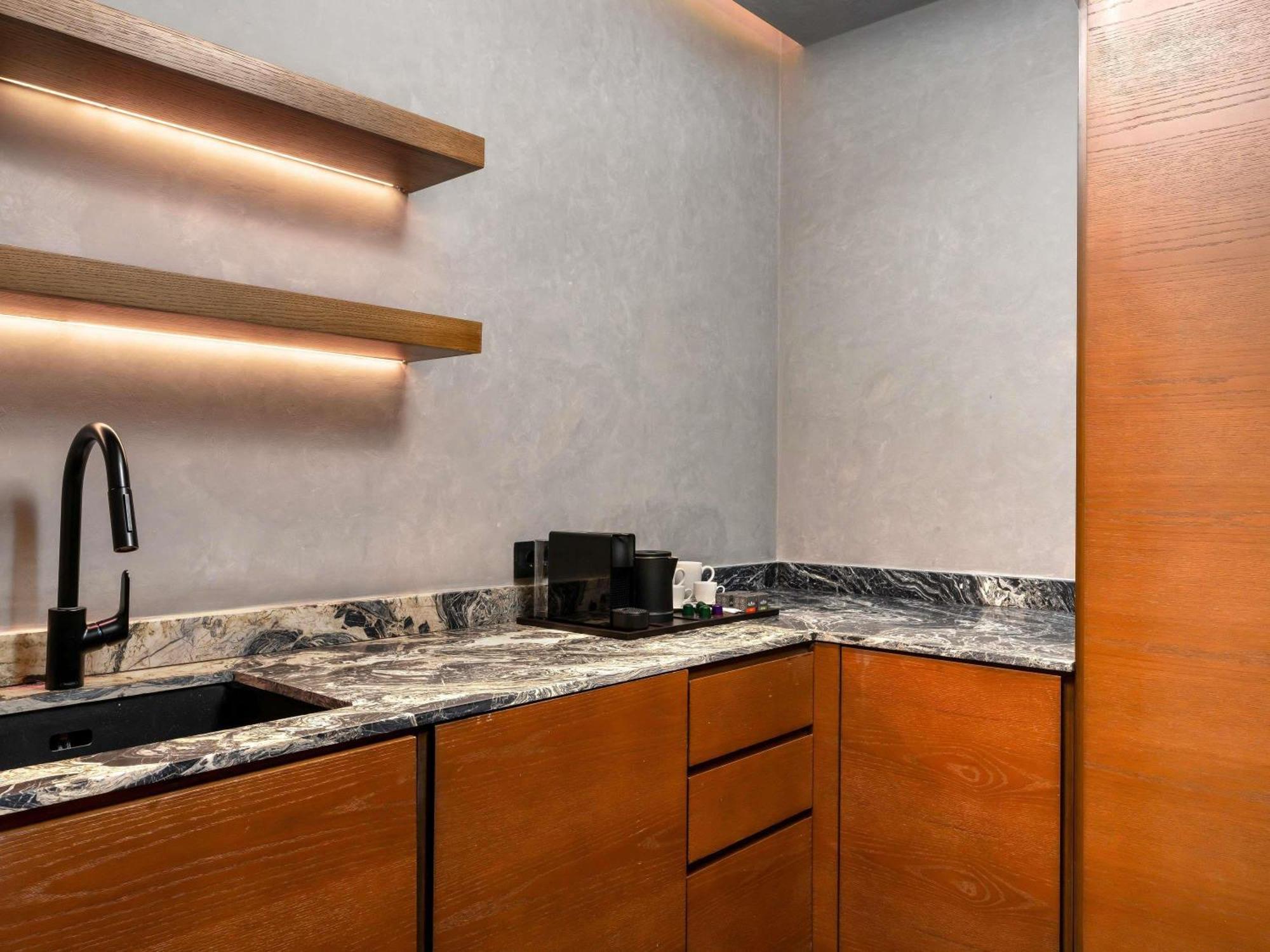 One-Bedroom Duplex Terrace Suite Sea View Butler Service