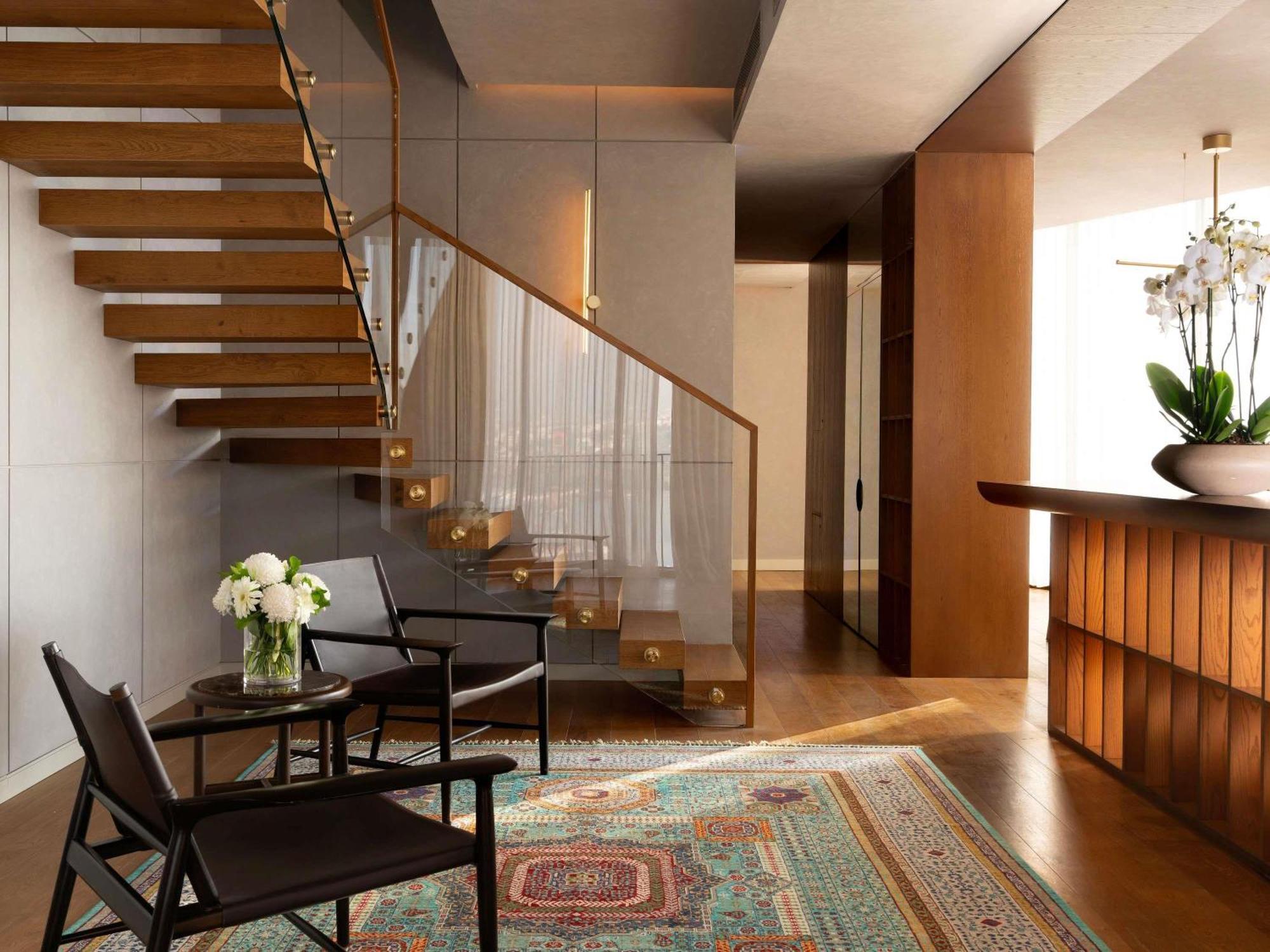 One-Bedroom Duplex Terrace Suite Sea View Butler Service