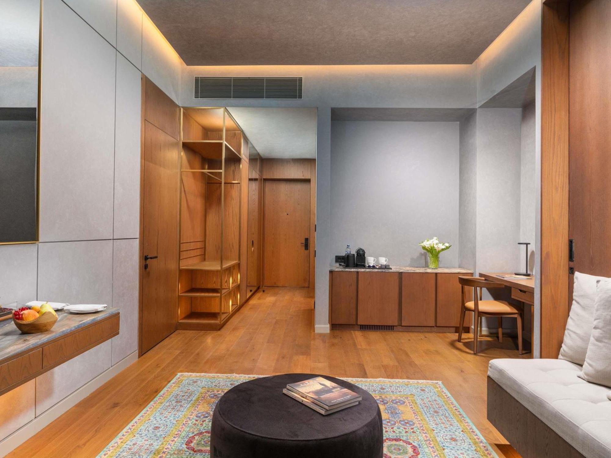 One-Bedroom Premium Suite Sea View Balcony Nickelodeon Play Access
